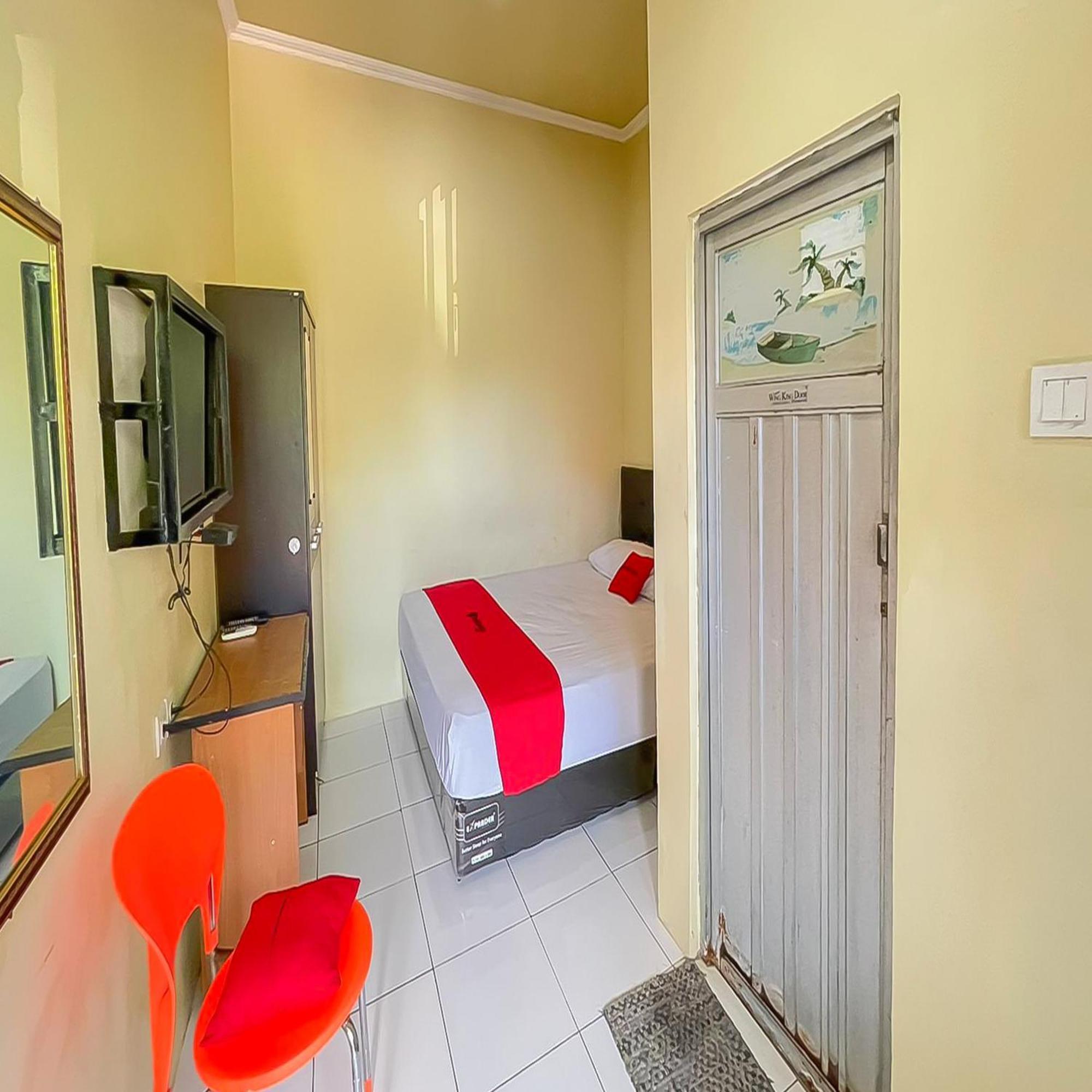Reddoorz At Wahidin Street Cirebon Hotel ภายนอก รูปภาพ